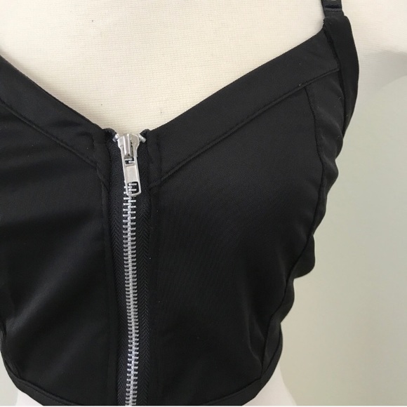 Nasty Gal open back Crop Top - Picture 2 of 3